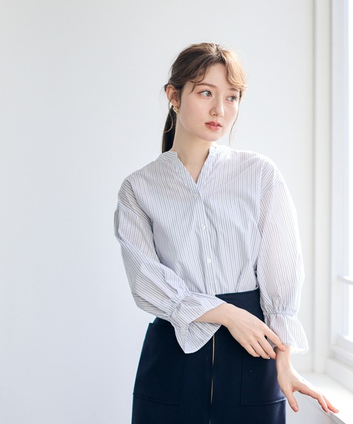 12Twelve Agenda（トゥエルブ　アジェンダ）の「ラメストライプキャンディスリーブシャツブラウス（シャツ/ブラウス・レディース・オフホワイト/イエロー/ブルー・M）」の4枚目の写真