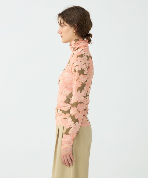 BALLSEY(ボールジィ)の「ピオニープリント タートルネックプルオーバー(Tシャツ/カットソー・レディース・グリーン系その他/ピンク系その他・S)」の5枚目の写真