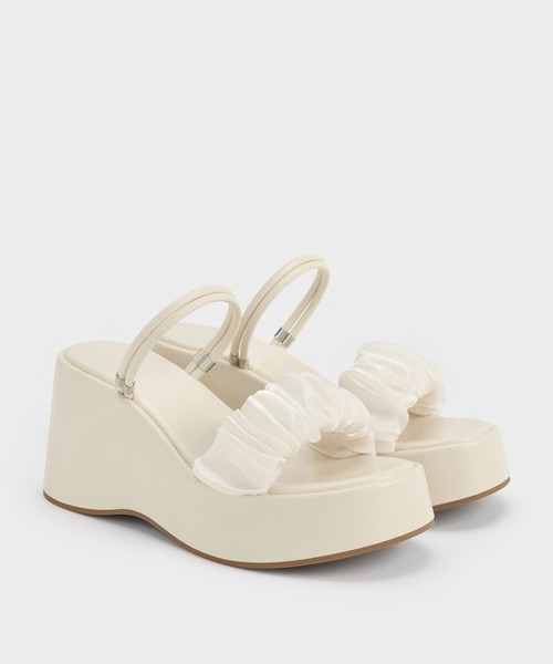 CHARLES & KEITH(チャールズ & キース)の「ルーシュドストラップ プラットフォームウェッジ(サンダル・レディース・ブラック系その他2/ホワイト・25.5cm/25cm/24.5cm/23.5cm/23cm/22.5cm)」の3枚目の写真
