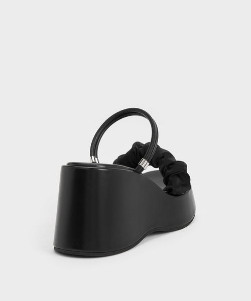 CHARLES & KEITH(チャールズ & キース)の「ルーシュドストラップ プラットフォームウェッジ(サンダル・レディース・ブラック系その他2/ホワイト・25.5cm/25cm/24.5cm/23.5cm/23cm/22.5cm)」の8枚目の写真