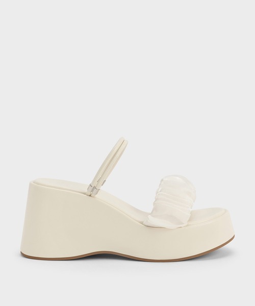 CHARLES & KEITH(チャールズ & キース)の「ルーシュドストラップ プラットフォームウェッジ(サンダル・レディース・ブラック系その他2/ホワイト・25.5cm/25cm/24.5cm/23.5cm/23cm/22.5cm)」の12枚目の写真