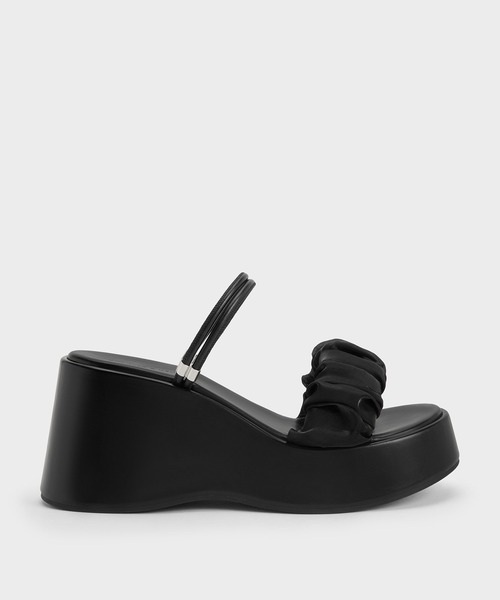 CHARLES & KEITH(チャールズ & キース)の「ルーシュドストラップ プラットフォームウェッジ(サンダル・レディース・ブラック系その他2/ホワイト・25.5cm/25cm/24.5cm/23.5cm/23cm/22.5cm)」の13枚目の写真