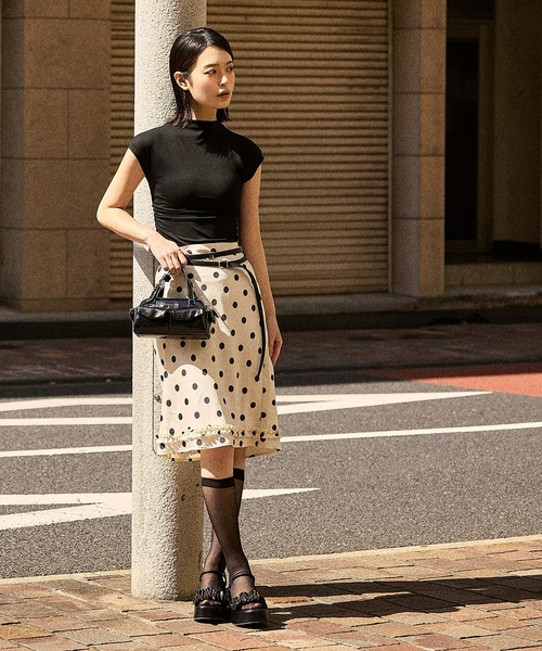 CHARLES & KEITH(チャールズ & キース)の「ルーシュドストラップ プラットフォームウェッジ(サンダル・レディース・ブラック系その他2/ホワイト・25.5cm/25cm/24.5cm/23.5cm/23cm/22.5cm)」の16枚目の写真