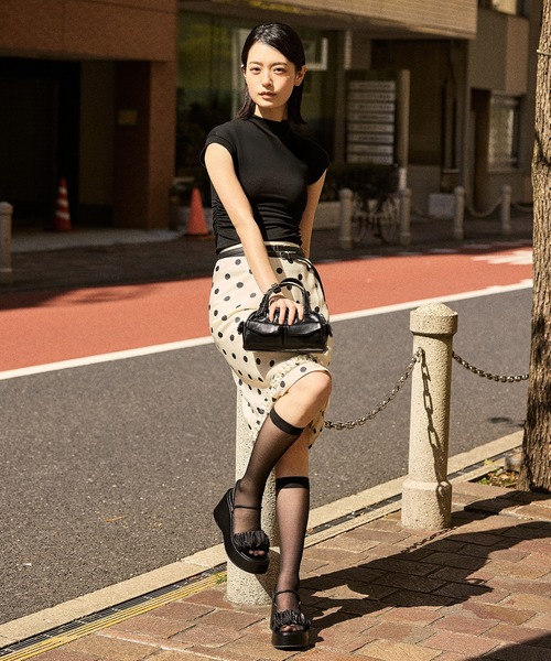 CHARLES & KEITH(チャールズ & キース)の「ルーシュドストラップ プラットフォームウェッジ(サンダル・レディース・ブラック系その他2/ホワイト・25.5cm/25cm/24.5cm/23.5cm/23cm/22.5cm)」の15枚目の写真