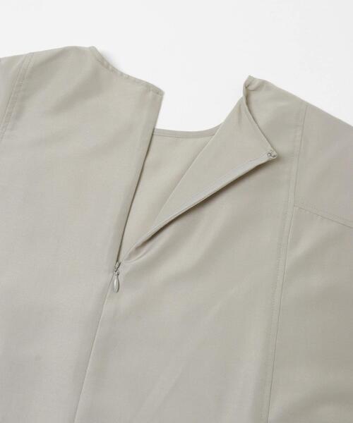 URBAN RESEARCH DOORS（アーバンリサーチドアーズ）の「タックフレアペプラムブラウス（シャツ/ブラウス・レディース・ブラック/グレー系その他・FREE）」の15枚目の写真