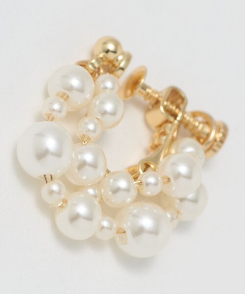 green label relaxing（グリーンレーベルリラクシング）の「ミニフェイクパール イヤリング（イヤリング・レディース・オフホワイト・FREE）」の5枚目の写真