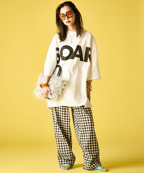 GEVS.(ジェイヴィス)の「綿100%ビッグロゴチュニックTシャツ<大きいサイズ有>GEVS.(Tシャツ/カットソー・レディース・オフホワイト/ブラック・5L~6L/3L~4L/M-LL)」の4枚目の写真