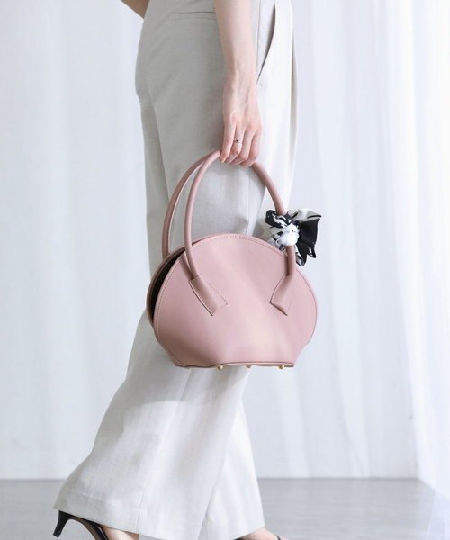 La TOTALITE（ラトータリテ）の「M Rose/エンメローズ ラウンドレザートートバッグ（トートバッグ・レディース・キャメル/パープル/アイボリー・FREE）」の2枚目の写真