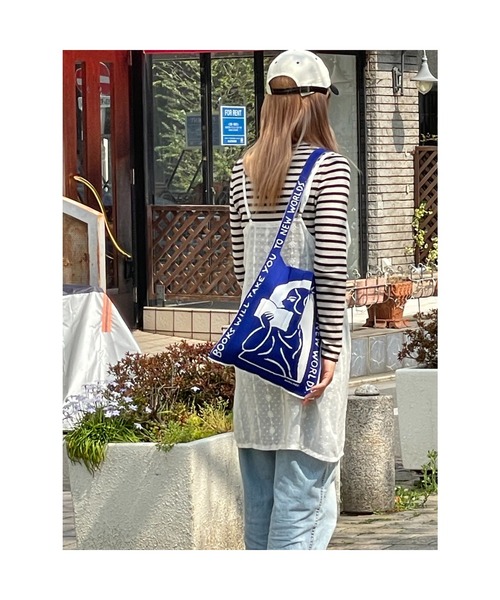 KNT365(ケイエヌティサンロクゴ)の「Knitty Walnut(ショルダーバッグ・レディース・アイボリー・FREE)」の4枚目の写真