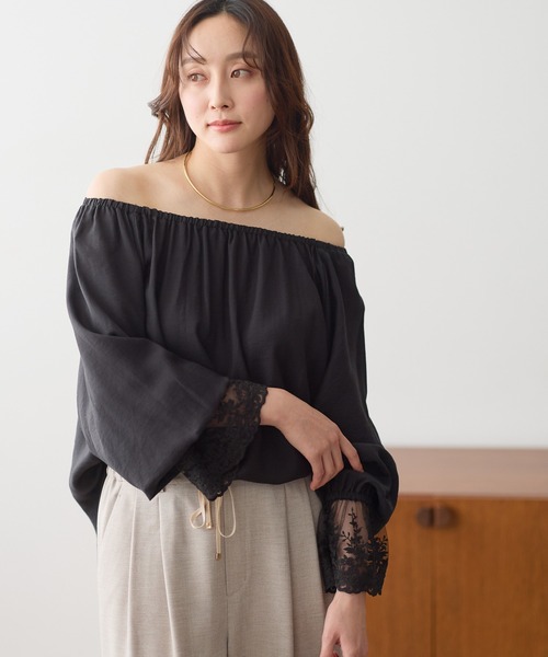 Elura(エルーラ)の「袖レースコンビブラウス/659740(シャツ/ブラウス・レディース・ブラック/ホワイト/ブラウン・FREE)」の2枚目の写真