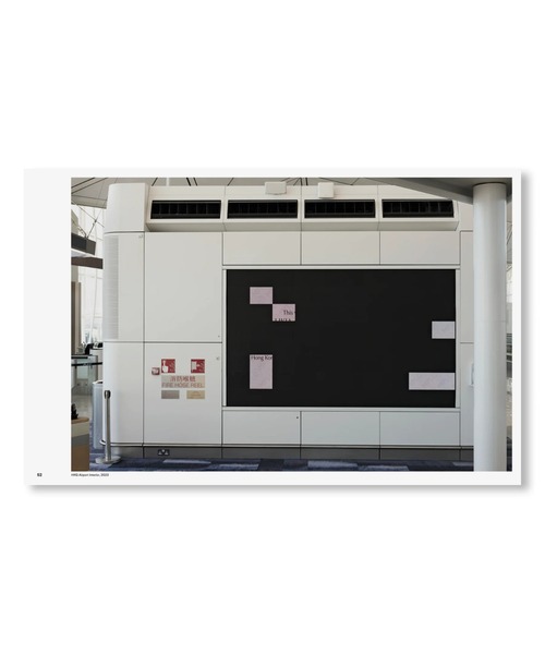 VILLA BOOKS（ヴィラ ブックス）の「NOTHING COULD HAVE PREPARED US - EVERYTHING COULD HAVE PREPARED US by Wolfgang Tillmans（本・メンズ・その他・FREE）」の8枚目の写真