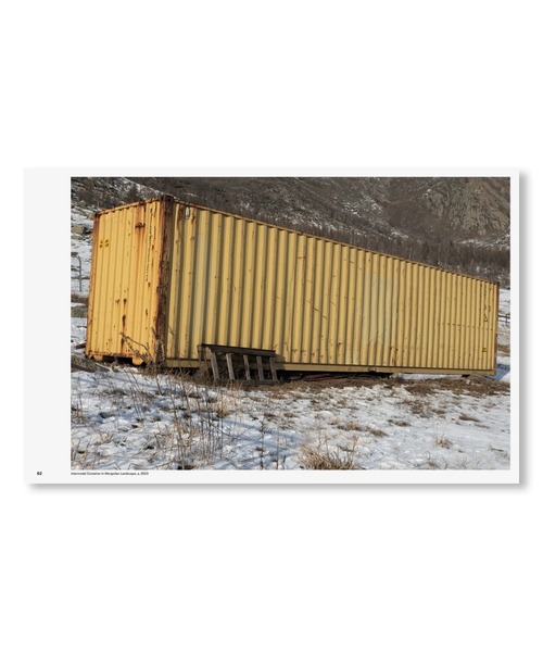 VILLA BOOKS（ヴィラ ブックス）の「NOTHING COULD HAVE PREPARED US - EVERYTHING COULD HAVE PREPARED US by Wolfgang Tillmans（本・メンズ・その他・FREE）」の20枚目の写真