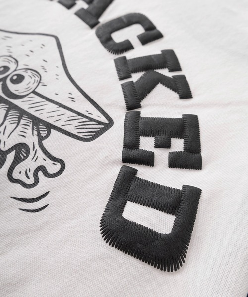 make a ray!(メイク ア レイ!)の「【84】ヴィンテージライク バックプリント クールタッチ 接触冷感 ラグランTシャツ/ユニセックス/レディース/メンズ(Tシャツ/カットソー・メンズ・レッド/グリーン/ブラック系その他/ブラック・L/M)」の11枚目の写真