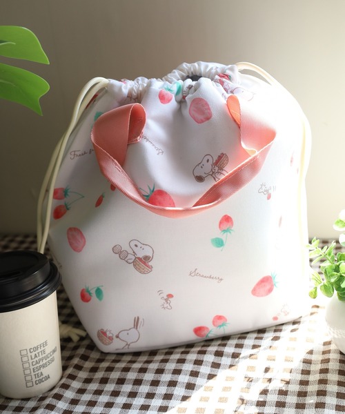 SNOOPY(スヌーピー)の「SNOOPY スヌーピー 巾着トートバッグ 保冷バッグ(トートバッグ・レディース・ホワイト系2/ホワイト系1・FREE)」の2枚目の写真
