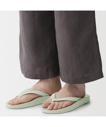 無印良品（ムジルシリョウヒン）の「足なり　ビーチサンダル（サンダル）」