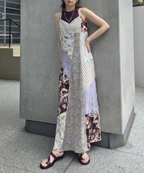 Ameri(アメリ)の「MEDI VARIOUS PATTERN CAMI DRESS(ドレス・レディース・アイボリー/ブラック・X-SMALL/SMALL/MEDIUM)」の3枚目の写真