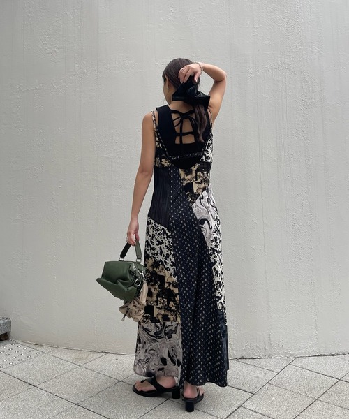 Ameri(アメリ)の「MEDI VARIOUS PATTERN CAMI DRESS(ドレス・レディース・アイボリー/ブラック・X-SMALL/SMALL/MEDIUM)」の5枚目の写真