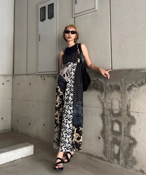 Ameri(アメリ)の「MEDI VARIOUS PATTERN CAMI DRESS(ドレス・レディース・アイボリー/ブラック・X-SMALL/SMALL/MEDIUM)」の9枚目の写真
