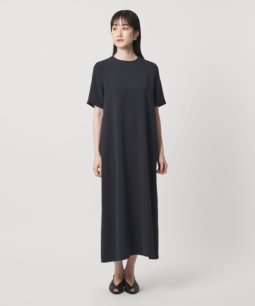 UNITED ARROWS(ユナイテッドアローズ)の「Drapy ピンストライプ ショートスリーブ ワンピース ‐ウォッシャブル‐(ワンピース・レディース・その他1・38/36)」の16枚目の写真