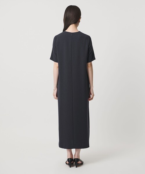 UNITED ARROWS(ユナイテッドアローズ)の「Drapy ピンストライプ ショートスリーブ ワンピース ‐ウォッシャブル‐(ワンピース・レディース・その他1・38/36)」の14枚目の写真