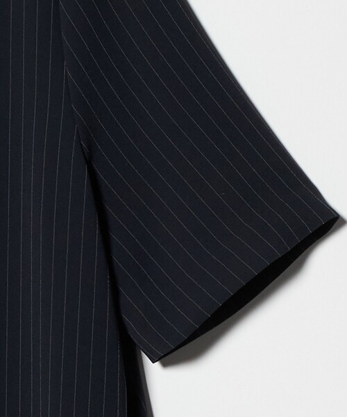 UNITED ARROWS(ユナイテッドアローズ)の「Drapy ピンストライプ ショートスリーブ ワンピース ‐ウォッシャブル‐(ワンピース・レディース・その他1・38/36)」の10枚目の写真