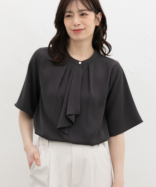 Honeys(ハニーズ)の「【ハニさら・接触冷感】フレア袖ボウタイブラウス(シャツ/ブラウス・レディース・スミクロ/ホワイト系その他/ホワイト/ライトグリーン/ネイビー系・3L/L/LL/M/S)」の11枚目の写真