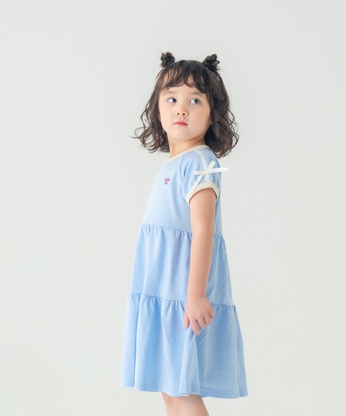 la poche biscuit(ラポシェビスキュイ)の「【スポーティー×ガーリー】 ライン使い ティアード ワンピ(ワンピース・キッズ・ピンク/ブルー・140/130/120/110/100/90/80)」の4枚目の写真