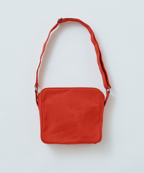 PAR ICI KLASSISK（パーリッシィクラシスク）の「【WEB限定】ateliers PENELOPE BOXショルダーBAG（ショルダーバッグ・レディース・ネイビー/グレー/レッド/マスタード・FREE）」の7枚目の写真