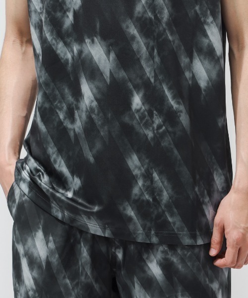 NEW ERA(ニューエラ)の「ニューエラ PA SL TECH TEE TIE-DYE BLK(Tシャツ/カットソー・メンズ・ブラック・M/L/LL)」の6枚目の写真