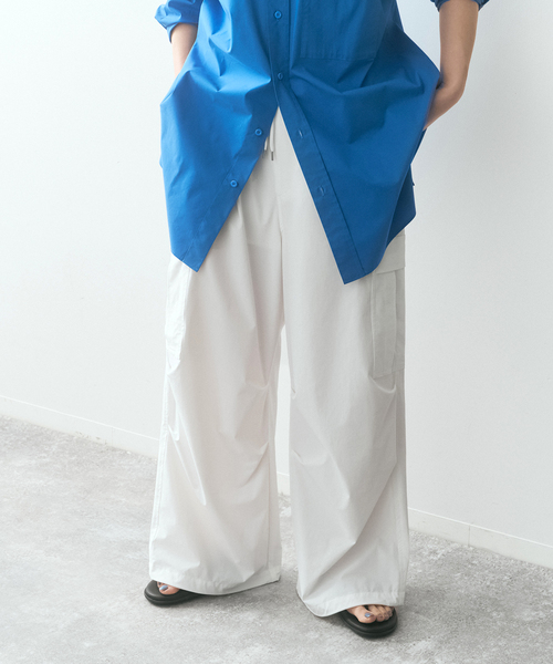 Spick & Span（スピックアンドスパン）の「SHEN TANAKA*S パラシュートパンツ（カーゴパンツ・レディース・ホワイト/ネイビー・38/36）」の5枚目の写真