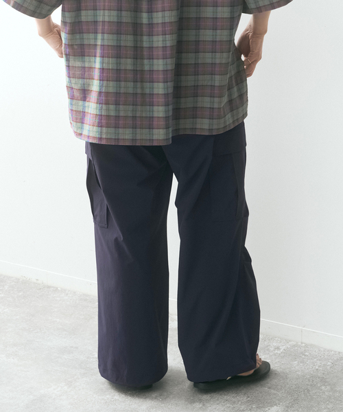 Spick & Span（スピックアンドスパン）の「SHEN TANAKA*S パラシュートパンツ（カーゴパンツ・レディース・ホワイト/ネイビー・38/36）」の12枚目の写真