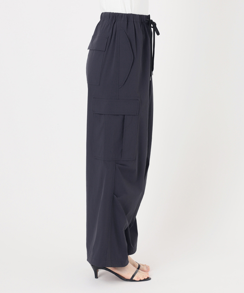 Spick & Span（スピックアンドスパン）の「SHEN TANAKA*S パラシュートパンツ（カーゴパンツ・レディース・ホワイト/ネイビー・38/36）」の17枚目の写真