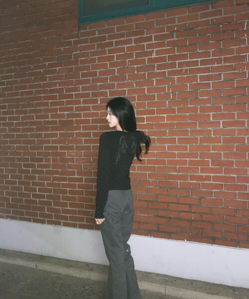 DAUSPICE(ディーオスピス)の「(DUC) GA Henley-Neck Long Sleeve Black(Tシャツ/カットソー・レディース・ブラック・ONE SIZE)」の3枚目の写真