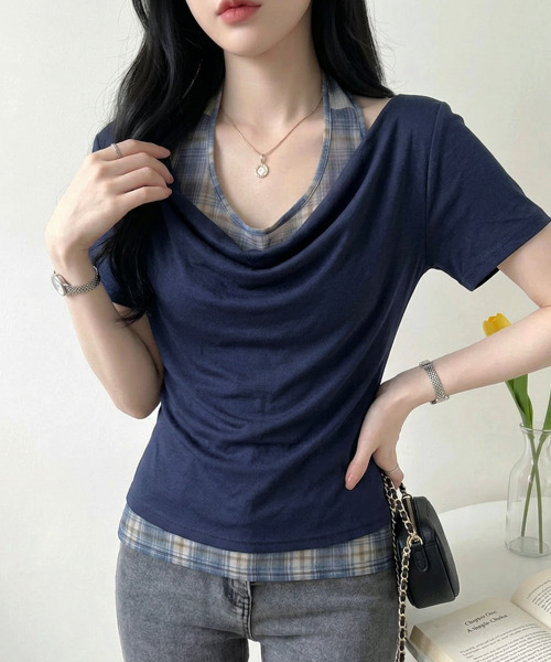 VIVID LADY(ビビッドレディー)の「シアーチェックホルターネック レイヤード風ドレープトップス(Tシャツ/カットソー・レディース・グレー/ベージュ/ネイビー・FREE)」の1枚目の写真