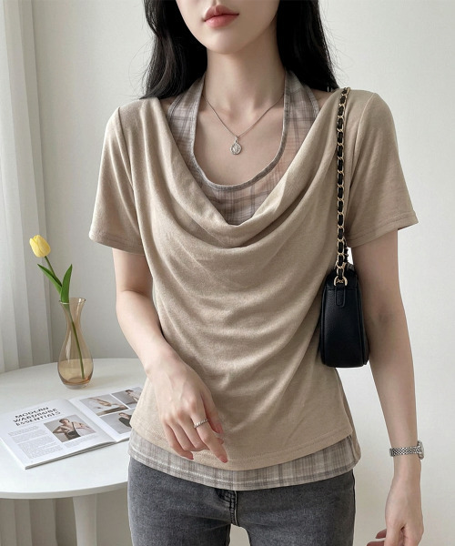 VIVID LADY(ビビッドレディー)の「シアーチェックホルターネック レイヤード風ドレープトップス(Tシャツ/カットソー・レディース・グレー/ベージュ/ネイビー・FREE)」の6枚目の写真