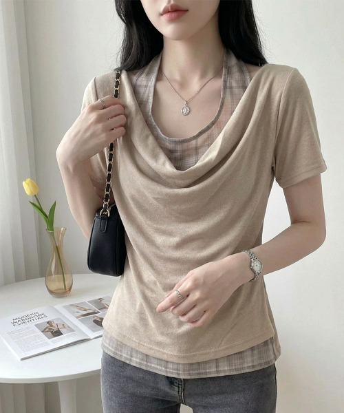 VIVID LADY(ビビッドレディー)の「シアーチェックホルターネック レイヤード風ドレープトップス(Tシャツ/カットソー・レディース・グレー/ベージュ/ネイビー・FREE)」の8枚目の写真