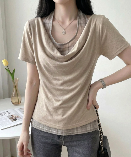 VIVID LADY(ビビッドレディー)の「シアーチェックホルターネック レイヤード風ドレープトップス(Tシャツ/カットソー・レディース・グレー/ベージュ/ネイビー・FREE)」の9枚目の写真