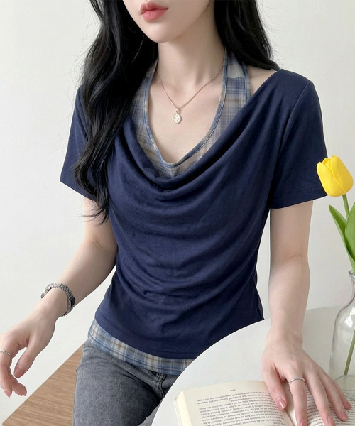 VIVID LADY(ビビッドレディー)の「シアーチェックホルターネック レイヤード風ドレープトップス(Tシャツ/カットソー・レディース・グレー/ベージュ/ネイビー・FREE)」の18枚目の写真