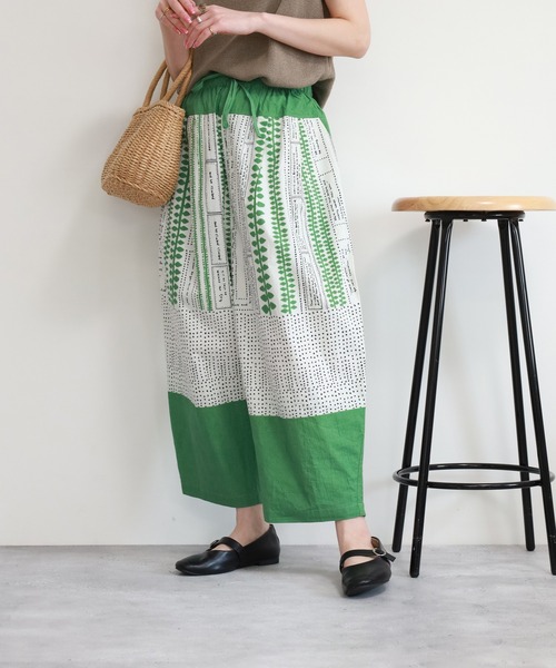 KILKI(キルキー)の「kilki 総柄ワイドパンツ(その他パンツ・レディース・ホワイト×グリーン/ブラック×グリーン・FREE)」の7枚目の写真