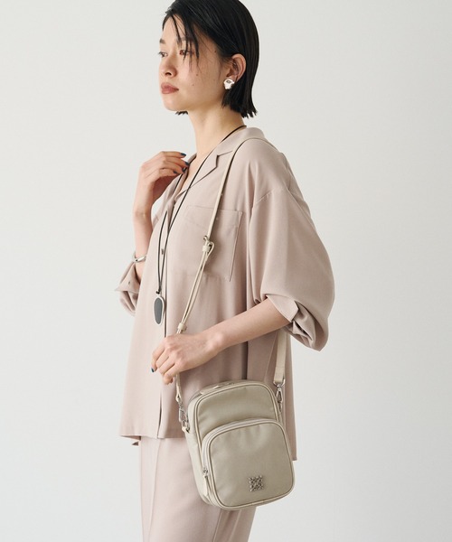russet(ラシット)の「コーデュラナイロンスクエアショルダーバッグ(ショルダーバッグ・レディース・グレー系その他/ダークブラウン・FREE)」の17枚目の写真
