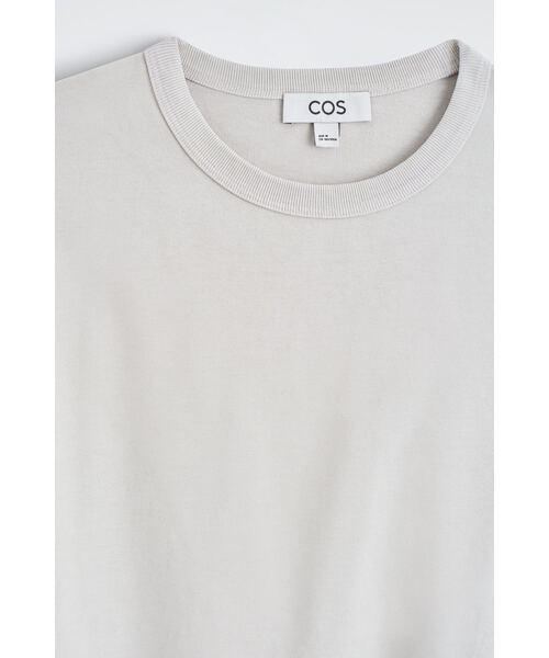 COS(コス)の「リラックス ウォッシュド コットンTシャツ(Tシャツ/カットソー・メンズ・グリーン/チャコール/ライトブルー・XL/S/M/L/XS)」の9枚目の写真