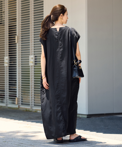 FRAMeWORK(フレームワーク)の「≪洗濯機洗い可 / 追加≫フィブリルポプリンサックDRESS 2(ワンピース・レディース・カーキ/ブラック・36/38)」の17枚目の写真