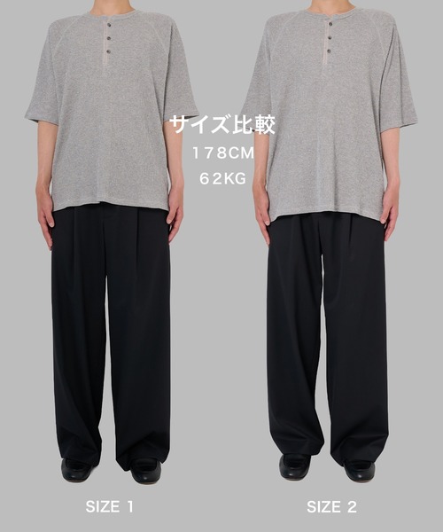 PUBLIC TOKYO(パブリックトウキョウ)の「サーマルヘンリーリラックスTシャツ /大人気/トレンド/夏服/コットン100%/ウォッシャブル/半袖(Tシャツ/カットソー・メンズ・グレー/オフホワイト/ブラック・1/2)」の7枚目の写真