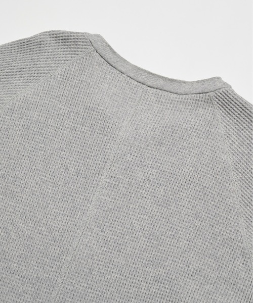 PUBLIC TOKYO(パブリックトウキョウ)の「サーマルヘンリーリラックスTシャツ /大人気/トレンド/夏服/コットン100%/ウォッシャブル/半袖(Tシャツ/カットソー・メンズ・グレー/オフホワイト/ブラック・1/2)」の13枚目の写真