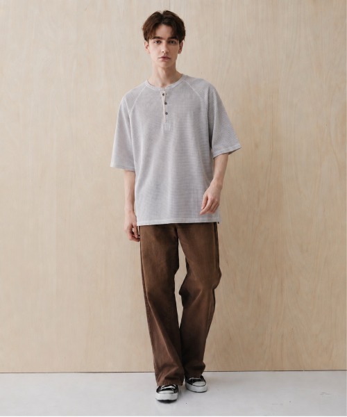 PUBLIC TOKYO(パブリックトウキョウ)の「サーマルヘンリーリラックスTシャツ /大人気/トレンド/夏服/コットン100%/ウォッシャブル/半袖(Tシャツ/カットソー・メンズ・グレー/オフホワイト/ブラック・1/2)」の4枚目の写真