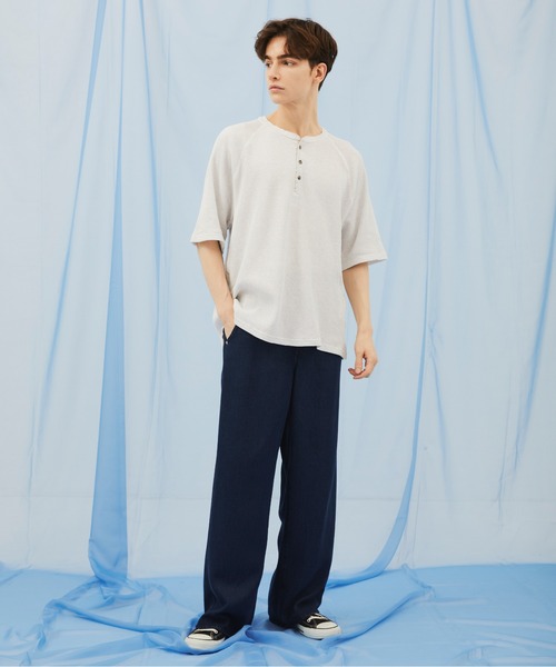 PUBLIC TOKYO(パブリックトウキョウ)の「サーマルヘンリーリラックスTシャツ /大人気/トレンド/夏服/コットン100%/ウォッシャブル/半袖(Tシャツ/カットソー・メンズ・グレー/オフホワイト/ブラック・1/2)」の19枚目の写真
