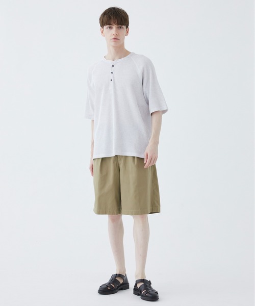 PUBLIC TOKYO(パブリックトウキョウ)の「サーマルヘンリーリラックスTシャツ /大人気/トレンド/夏服/コットン100%/ウォッシャブル/半袖(Tシャツ/カットソー・メンズ・グレー/オフホワイト/ブラック・1/2)」の22枚目の写真