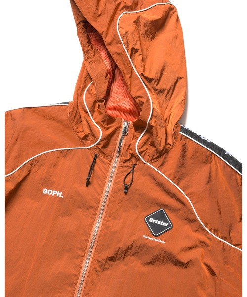 F.C.Real Bristol(エフシーレアルブリストル)の「NYLON CHAMBRAY PRACTICE HOODED JACKET(ブルゾン・メンズ・ブラック/オレンジ/チャコールグレー・MEDIUM/LARGE/SMALL/X-LARGE/XX-LARGE)」の12枚目の写真