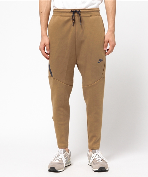 最新作 NIKE ナイキ テックフリース ベージュ スラックス ストレッチ NIKE（ナイキ）の「【NIKE/ナイキ】 テックフリースクロップドパンツ