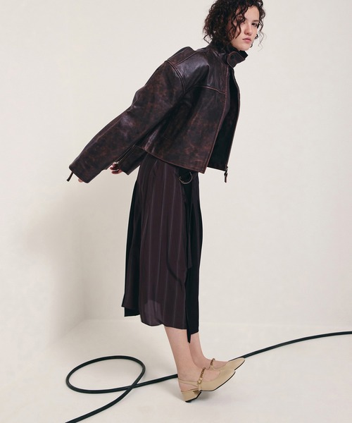 CHARLES & KEITH(チャールズ & キース)の「ダブルチェーン チャーム メリージェーン スリングバックパンプス(パンプス・レディース・オフホワイト/ブラック・23.5cm/24.5cm/22.5cm)」の6枚目の写真
